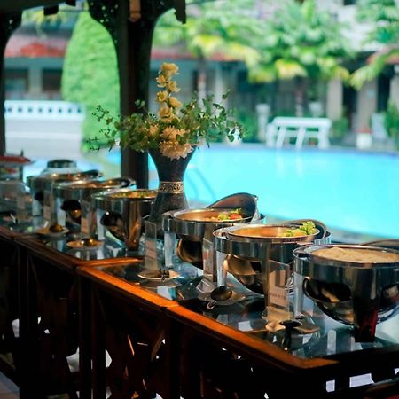 Cakra Kembang Hotel Kejayan Exteriör bild