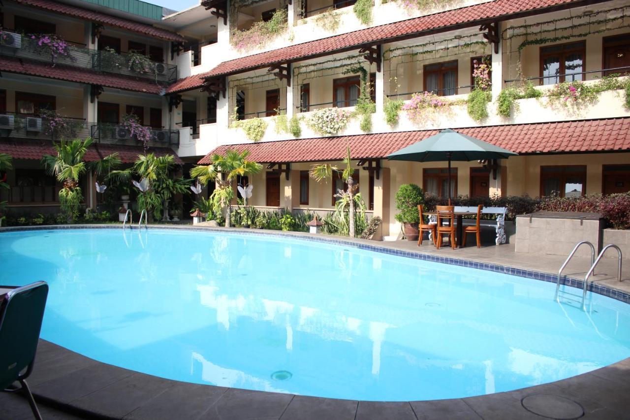 Cakra Kembang Hotel Kejayan Exteriör bild