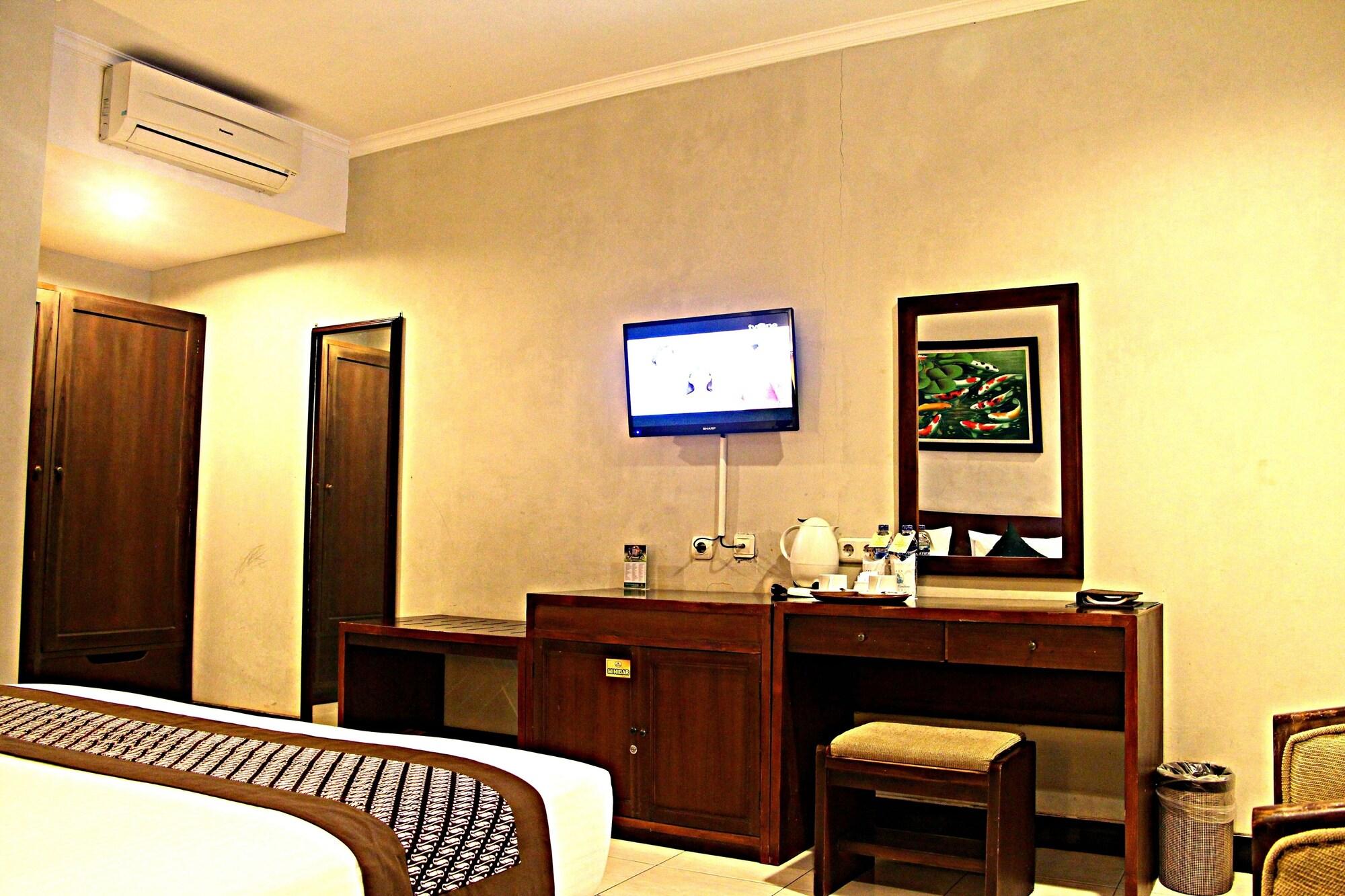 Cakra Kembang Hotel Kejayan Exteriör bild
