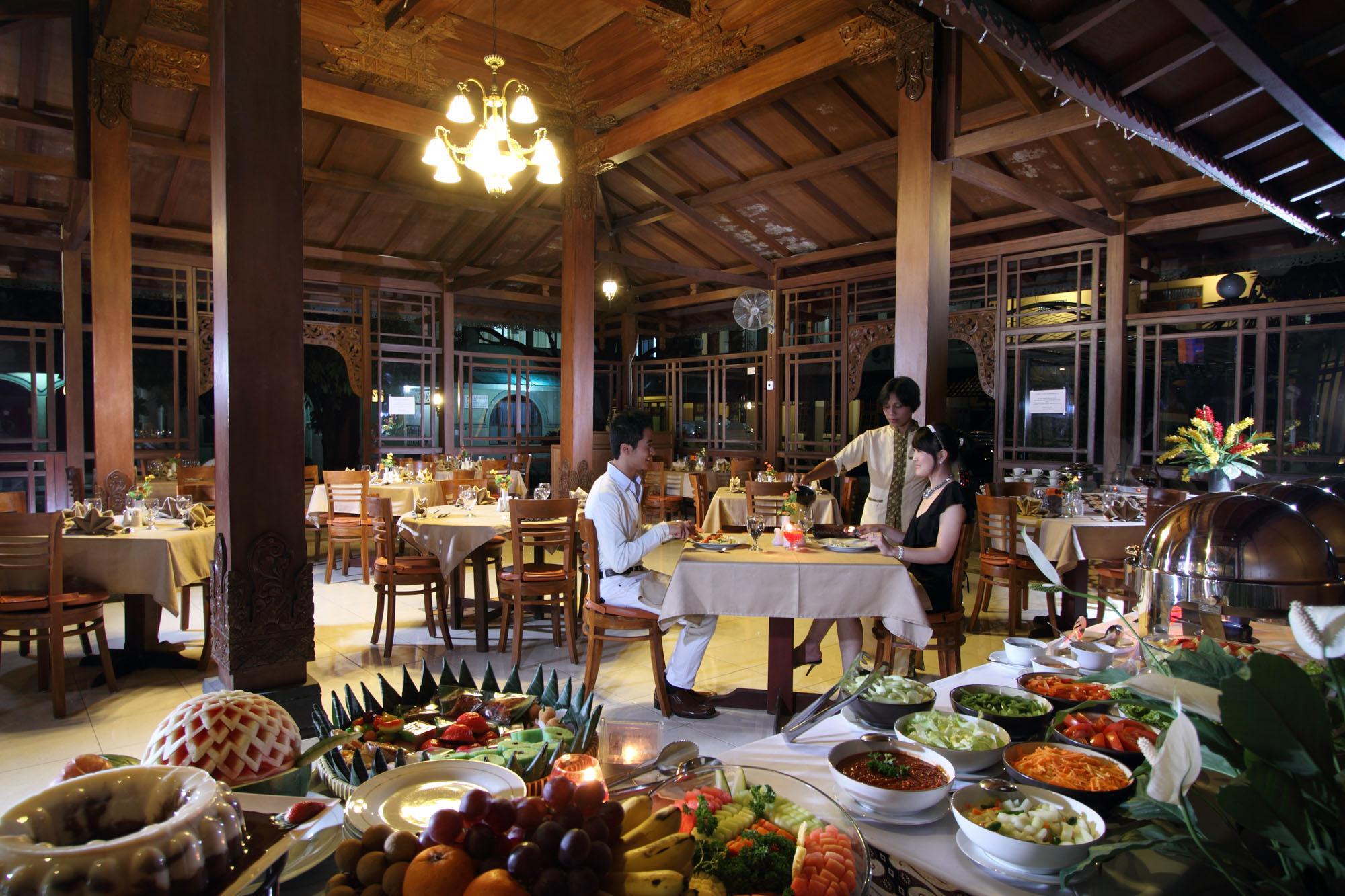 Cakra Kembang Hotel Kejayan Exteriör bild