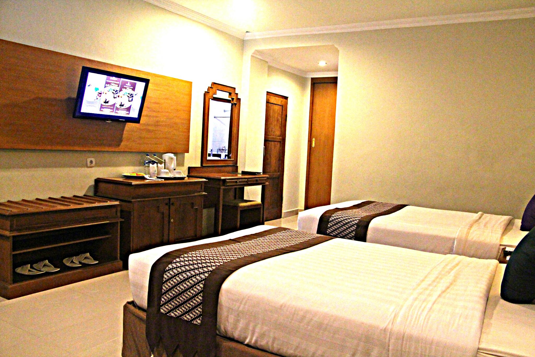 Cakra Kembang Hotel Kejayan Exteriör bild