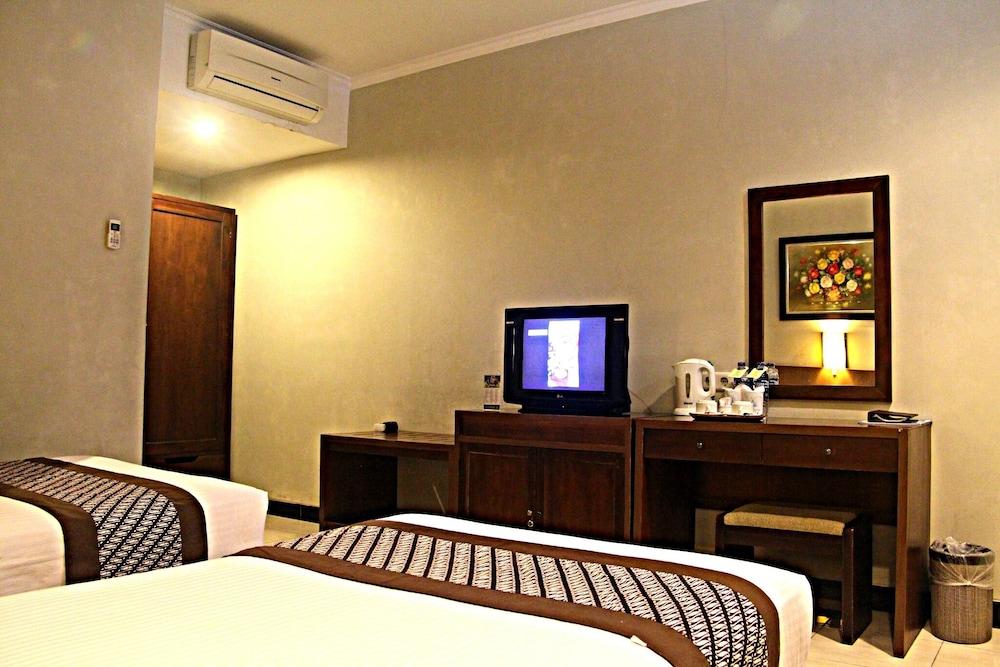 Cakra Kembang Hotel Kejayan Exteriör bild
