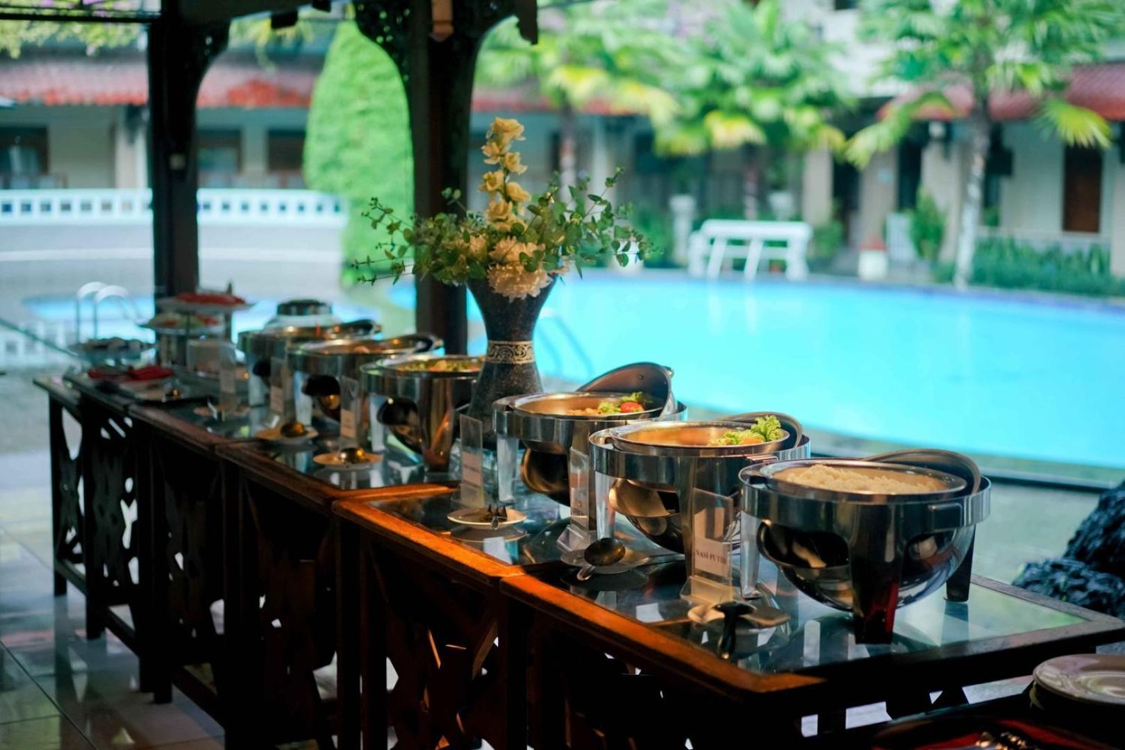 Cakra Kembang Hotel Kejayan Exteriör bild