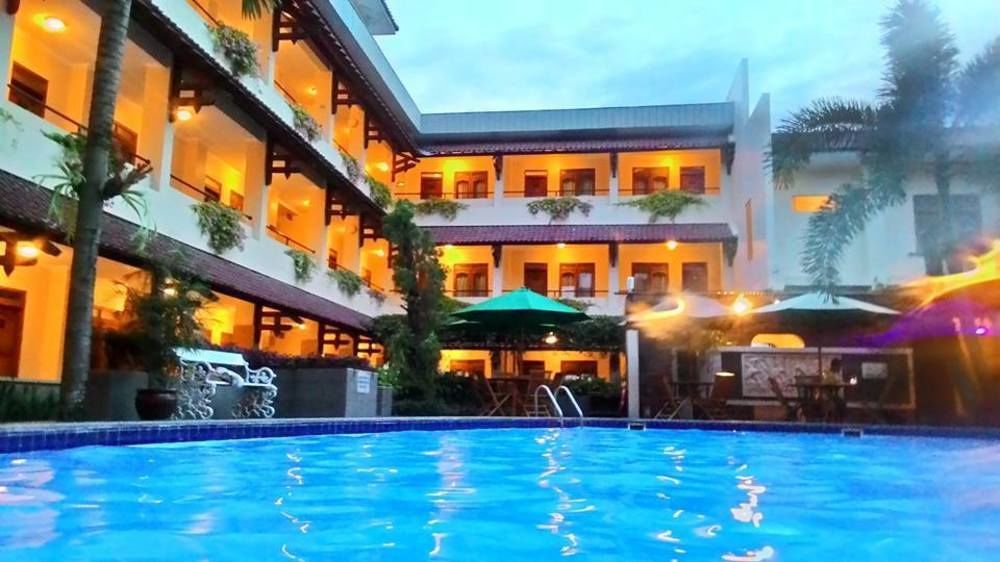Cakra Kembang Hotel Kejayan Exteriör bild