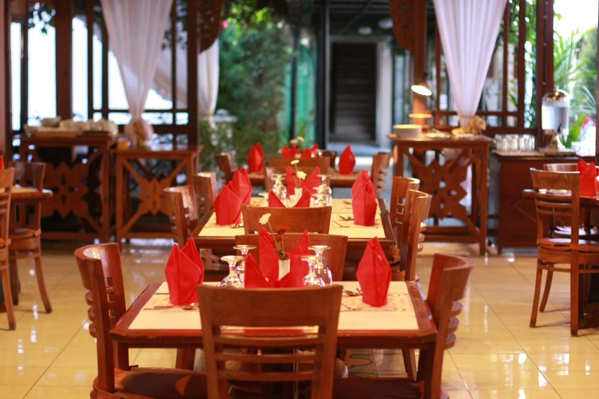 Cakra Kembang Hotel Kejayan Exteriör bild
