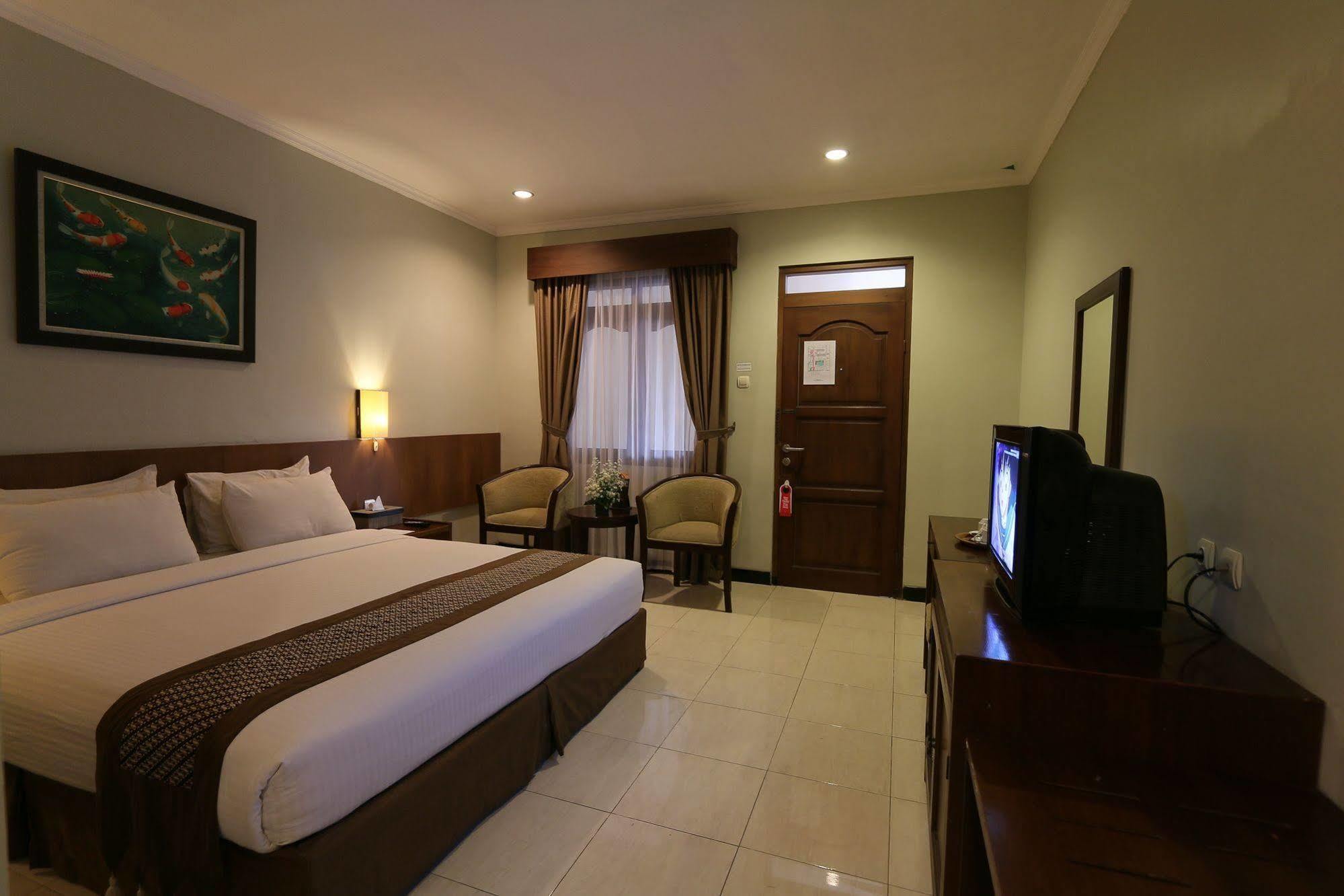 Cakra Kembang Hotel Kejayan Exteriör bild