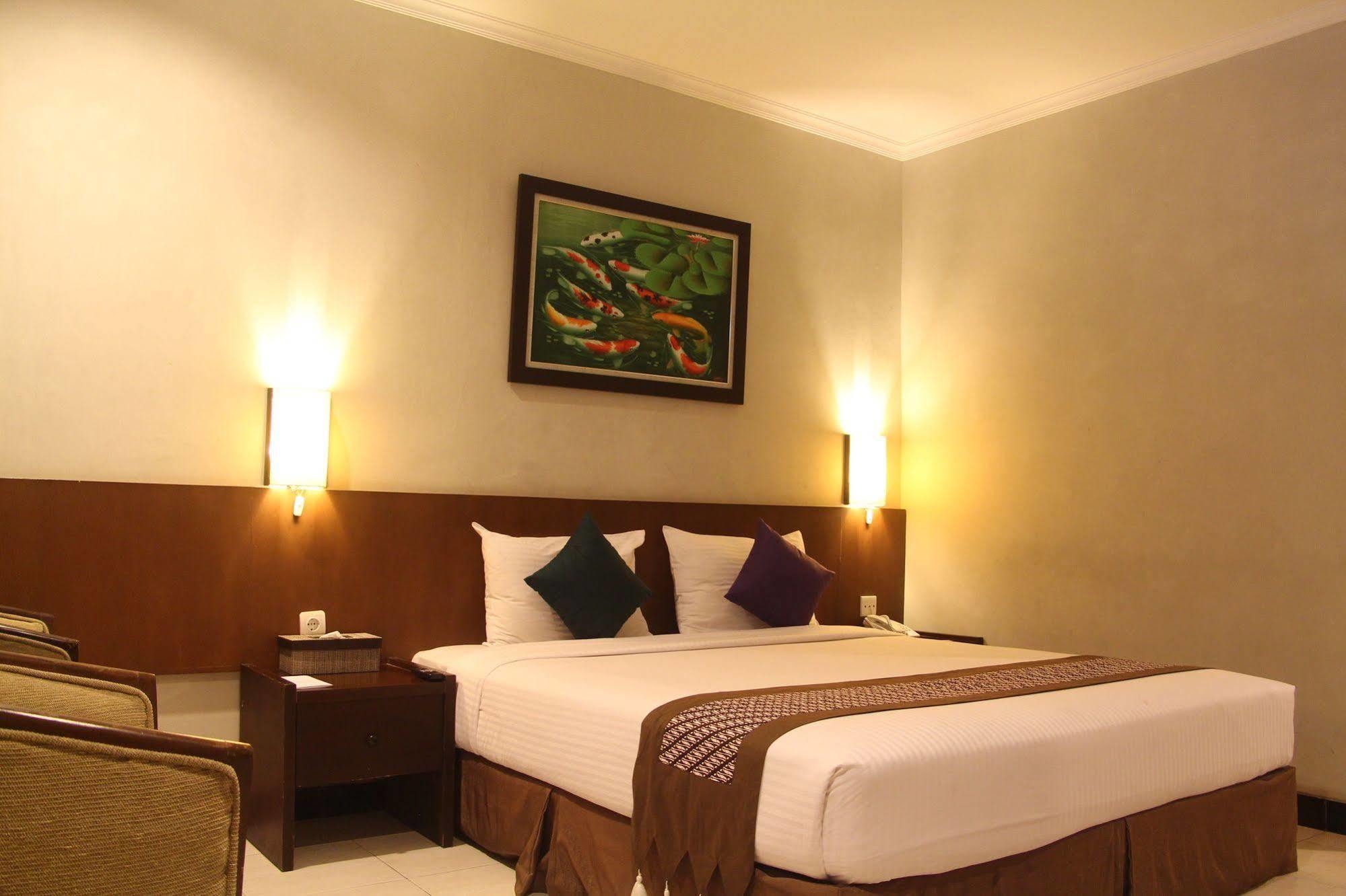Cakra Kembang Hotel Kejayan Exteriör bild