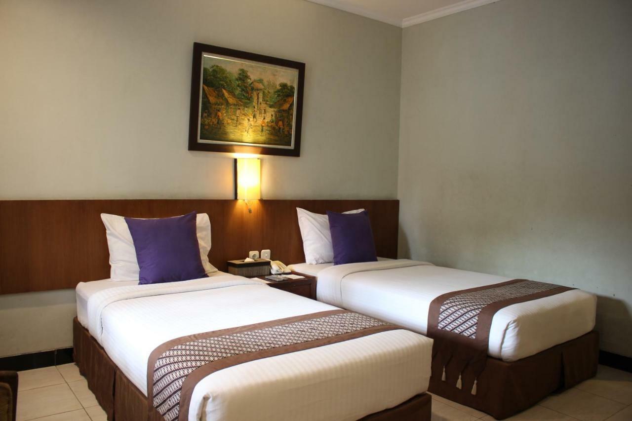 Cakra Kembang Hotel Kejayan Exteriör bild